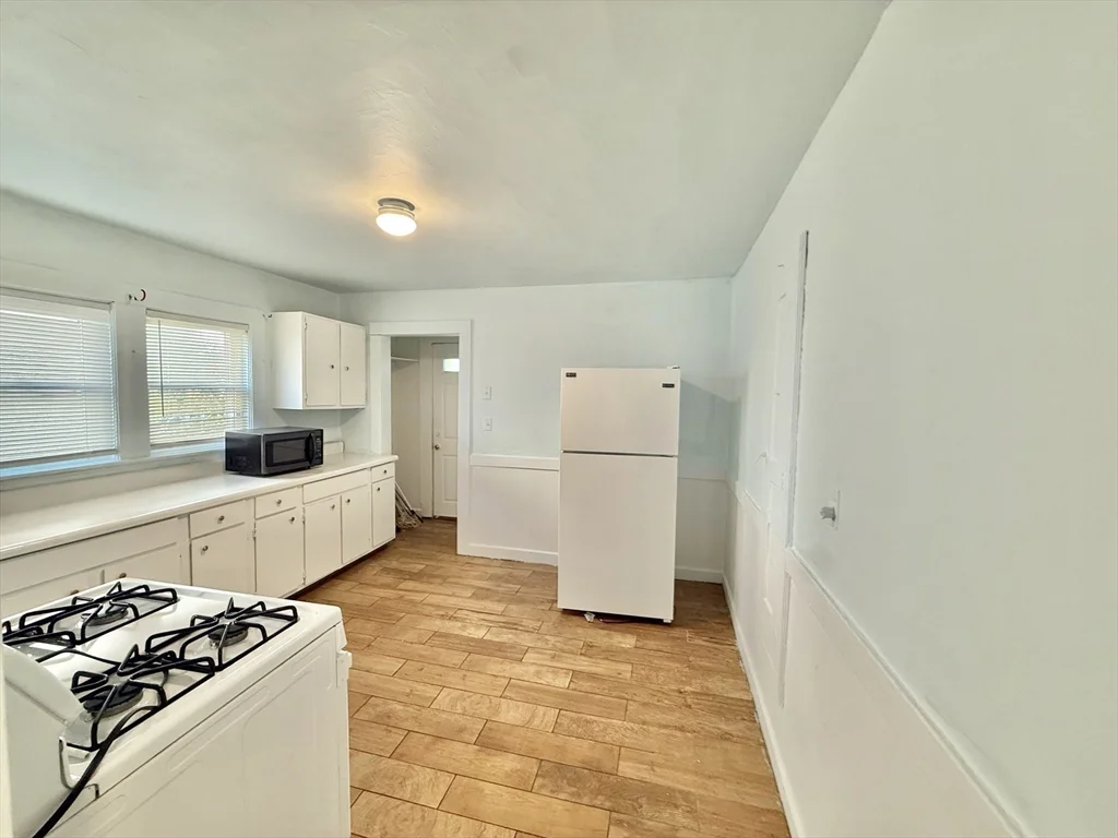 2 bed, 1 bath apartment for rent at 137 Mills St Unit 1, Malden — photo 20 of 27