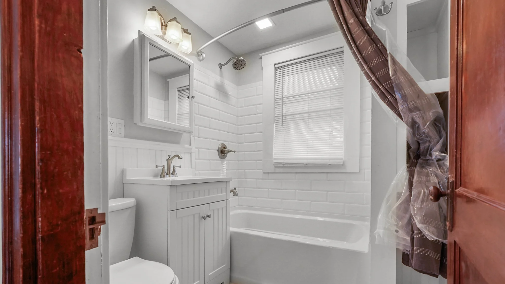 3 bed, 2 bath apartment for rent at 137 Milton St Unit 2, Dorchester — photo 11 of 22