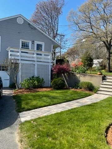 3 bed, 1 bath apartment for rent at 137 Norton St, North Weymouth — photo 2 of 23