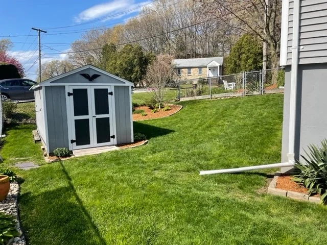 3 bed, 1 bath apartment for rent at 137 Norton St, North Weymouth — photo 6 of 23