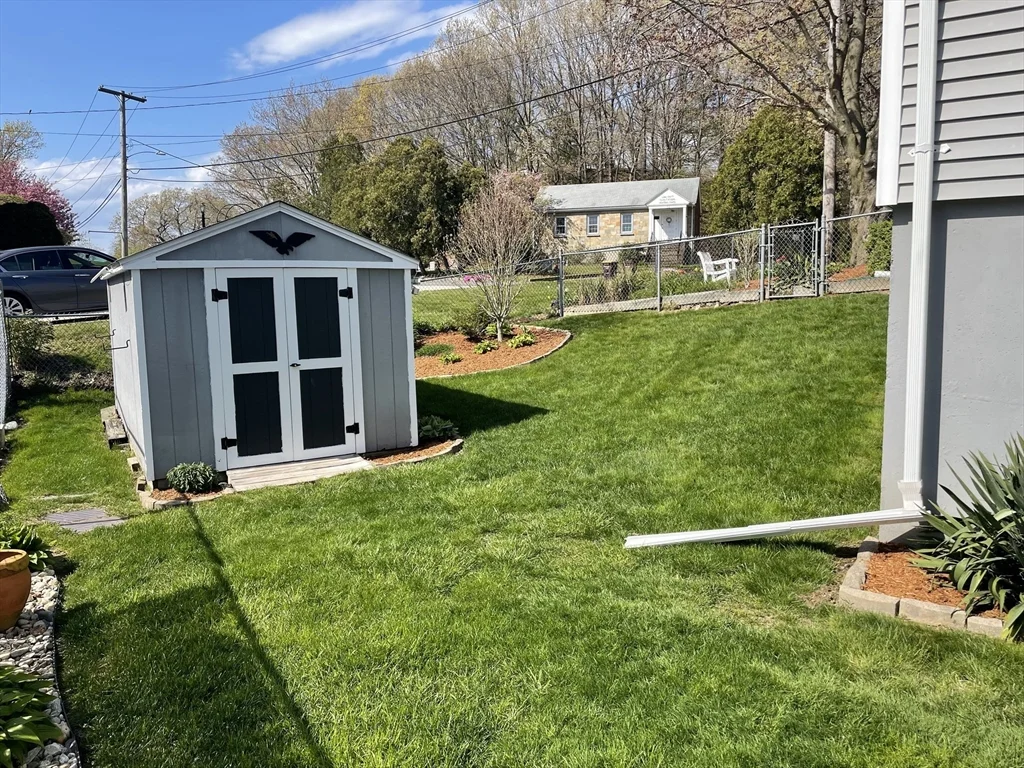 3 bed, 1 bath apartment for rent at 137 Norton St Unit 1, Weymouth — photo 5 of 17