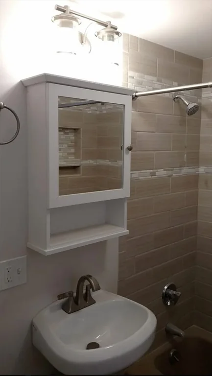 1 bed, 1 bath apartment for rent at 137 Oakland St Unit 2, Malden — photo 8 of 10