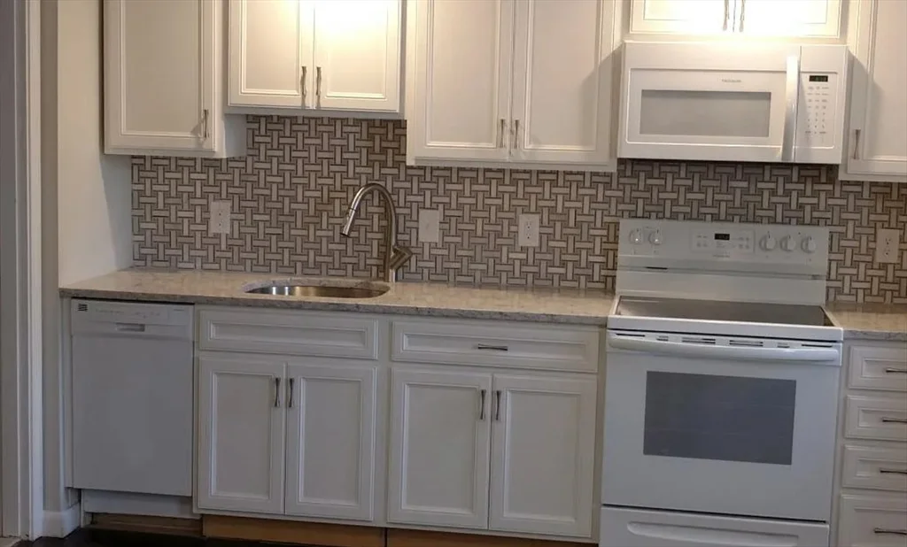 1 bed, 1 bath apartment for rent at 137 Oakland St Unit 2, Malden — photo 2 of 10