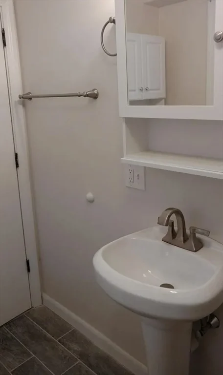 1 bed, 1 bath apartment for rent at 137 Oakland St Unit 2, Malden — photo 9 of 10