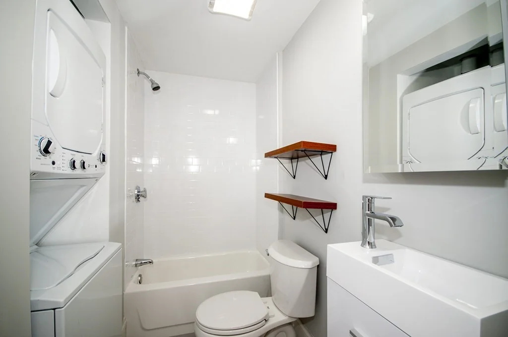 3 bed, 2 bath apartment for rent at 137 Paris St Unit 2, East Boston — photo 4 of 14