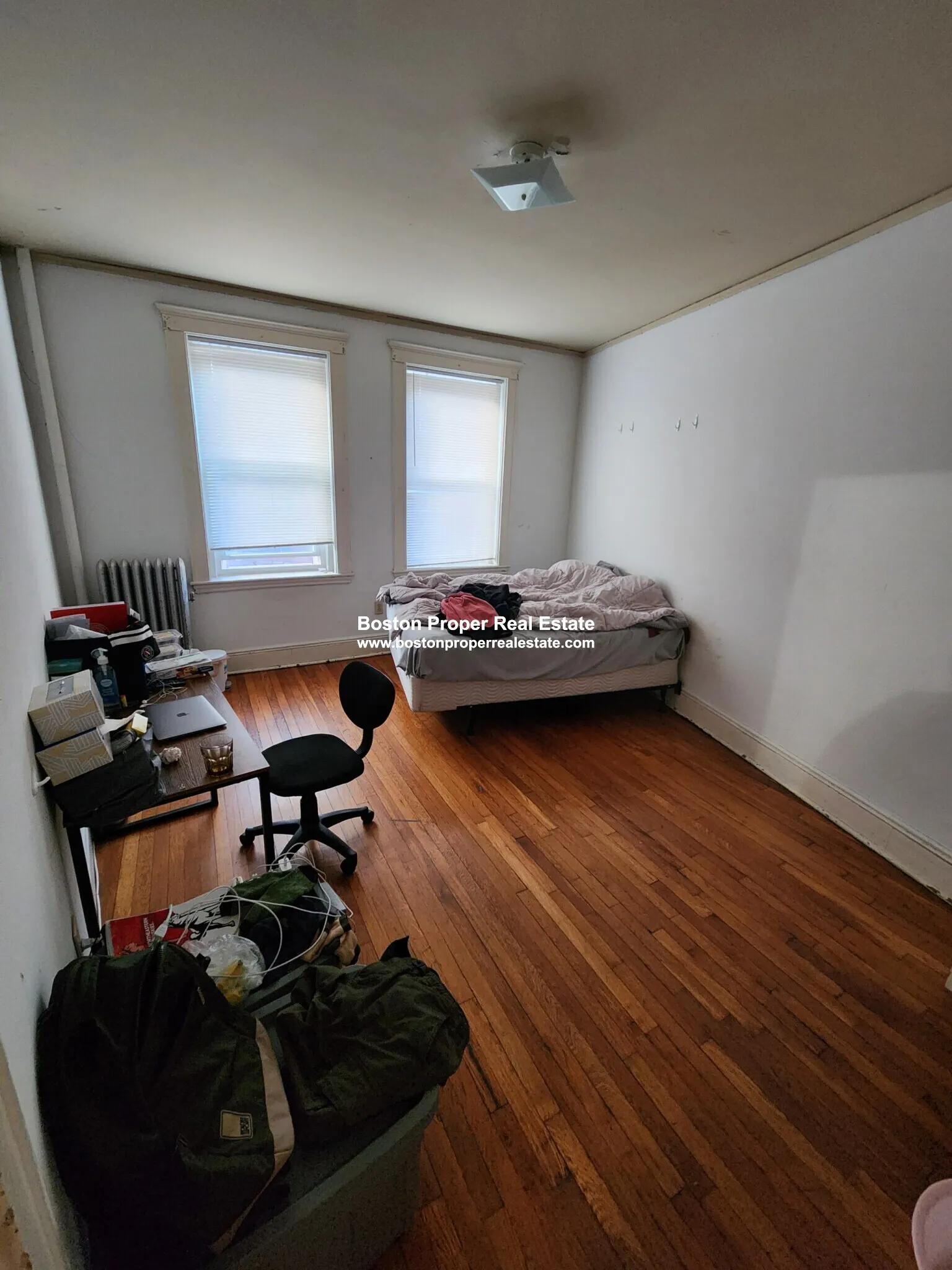 3 bed, 1 bath apartment for rent at 137 Park Dr Unit 01, Fenway — photo 2 of 7