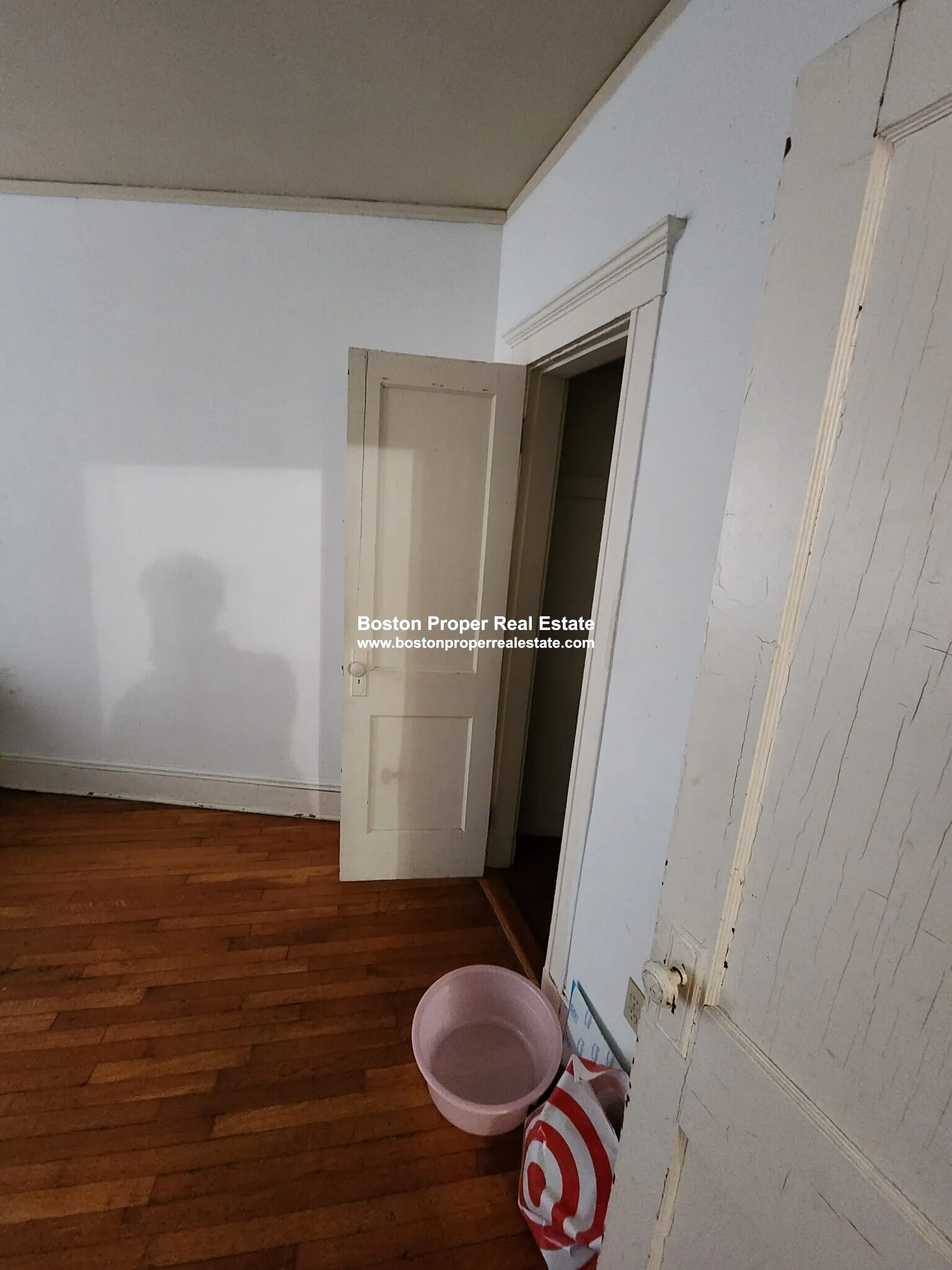3 bed, 1 bath apartment for rent at 137 Park Dr Unit 01, Fenway — photo 4 of 7