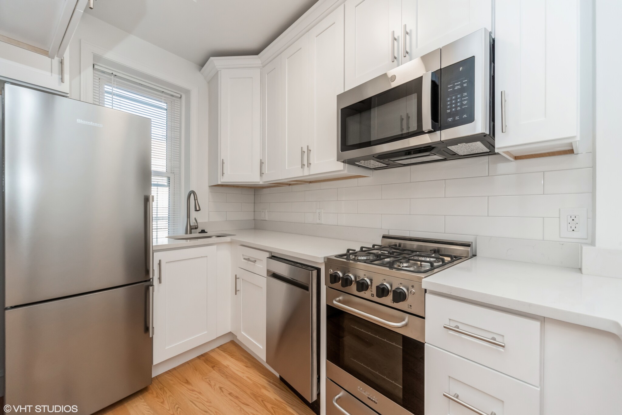 2 bed, 1 bath apartment for rent at 137 Park Dr Unit 27, Fenway