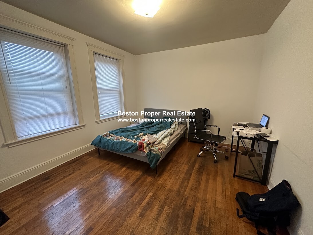 Studio bed, 1 bath apartment for rent at 137 Park Dr Unit 31, Fenway — photo 1 of 7
