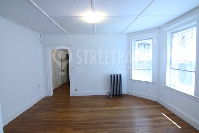 Studio bed, 1 bath apartment for rent at 137 Park Dr Unit 7, Fenway — photo 3 of 14