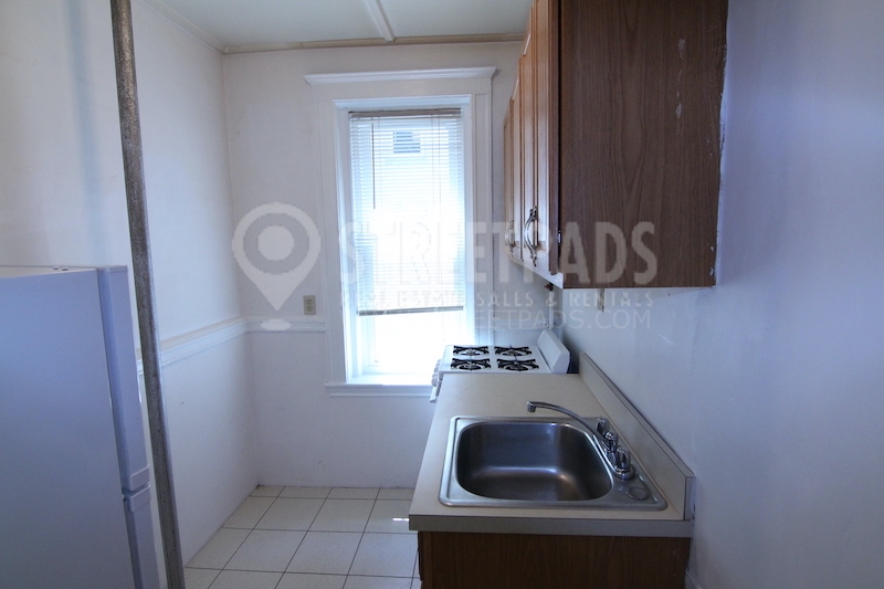 Studio bed, 1 bath apartment for rent at 137 Park Dr Unit 7, Fenway — photo 9 of 14