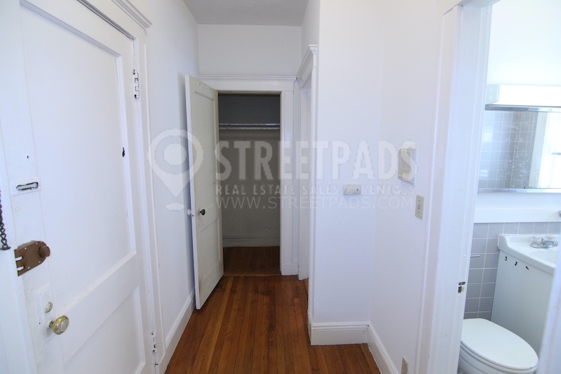 Studio bed, 1 bath apartment for rent at 137 Park Dr Unit 7, Fenway — photo 6 of 14