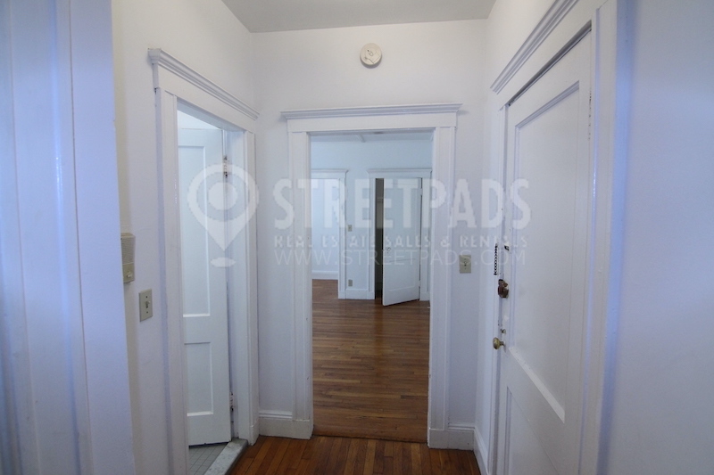 Studio bed, 1 bath apartment for rent at 137 Park Dr Unit 7, Fenway — photo 8 of 14