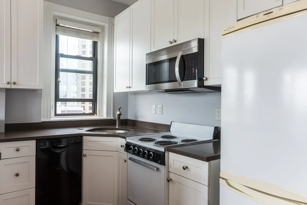 2 bed, 1 bath apartment for rent at 137 Peterborough St Unit 23, Fenway — photo 5 of 14