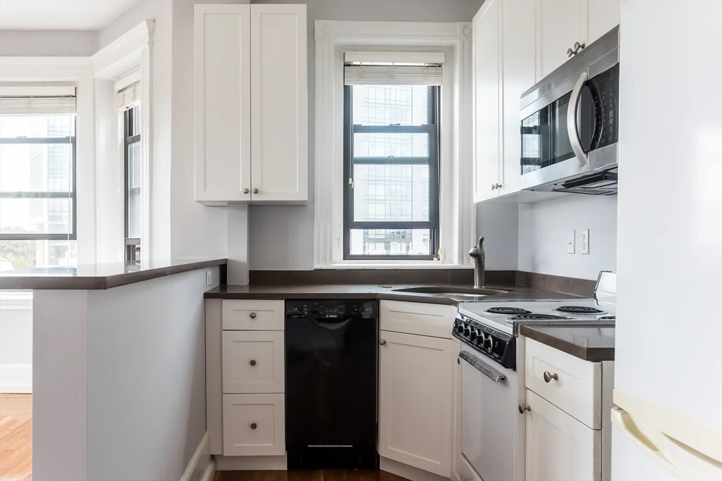 2 bed, 1 bath apartment for rent at 137 Peterborough St Unit 23, Fenway — photo 4 of 14