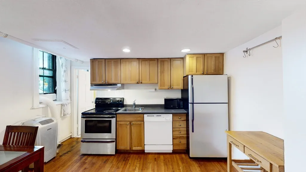 2 bed, 1 bath apartment for rent at 137 Peterborough St Unit 32, Fenway — photo 4 of 14