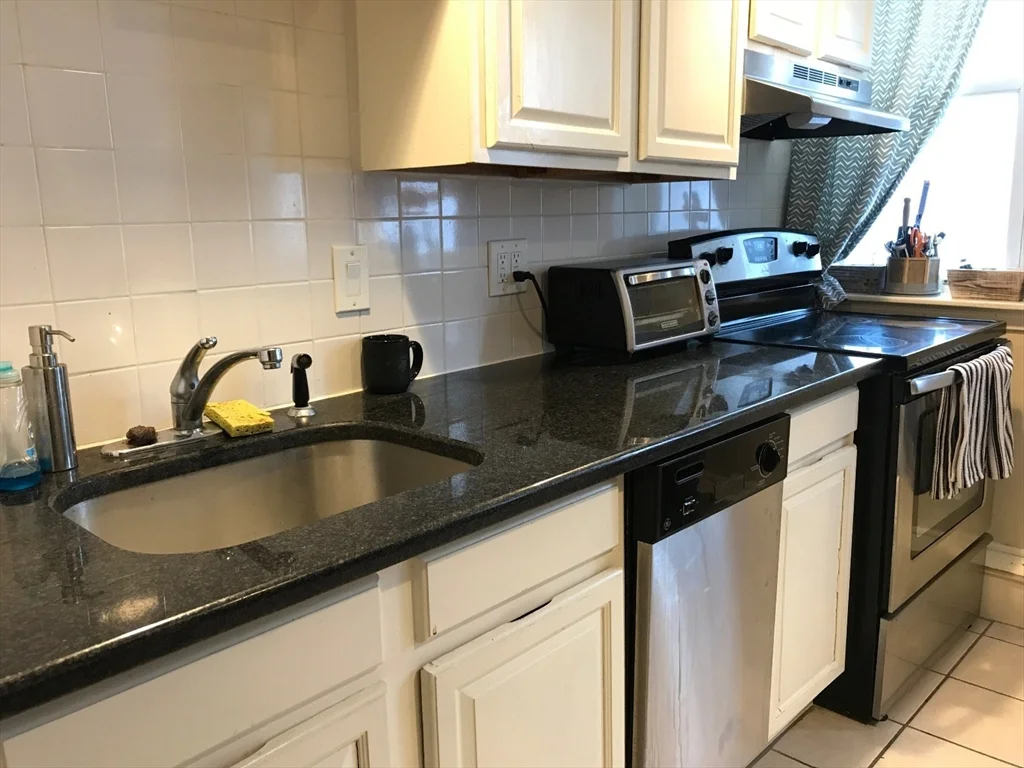 2 bed, 1 bath apartment for rent at 137 Peterborough Unit 33, Fenway — photo 3 of 8