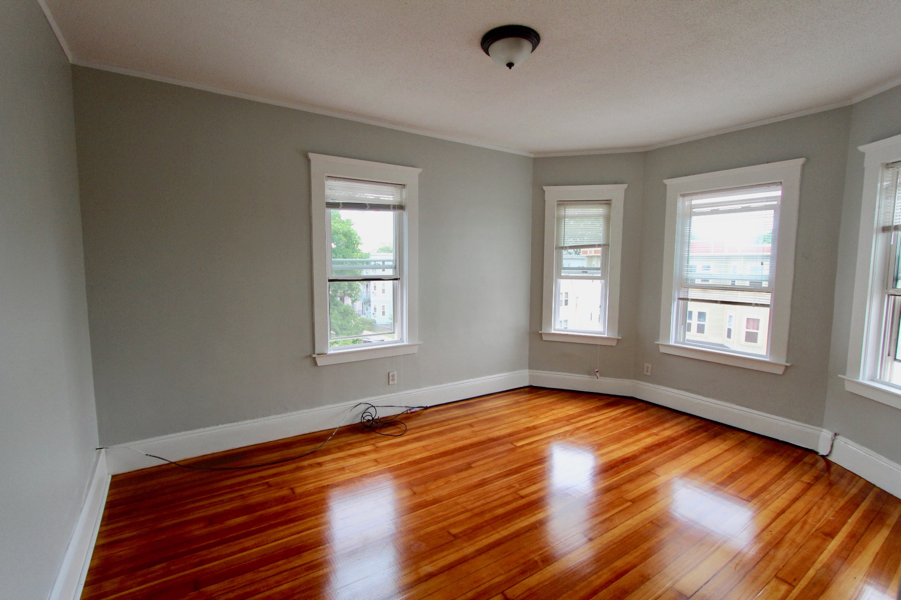 3 bed, 1.5 bath apartment for rent at 137 Pleasant St Unit 1, Dorchester — photo 4 of 8
