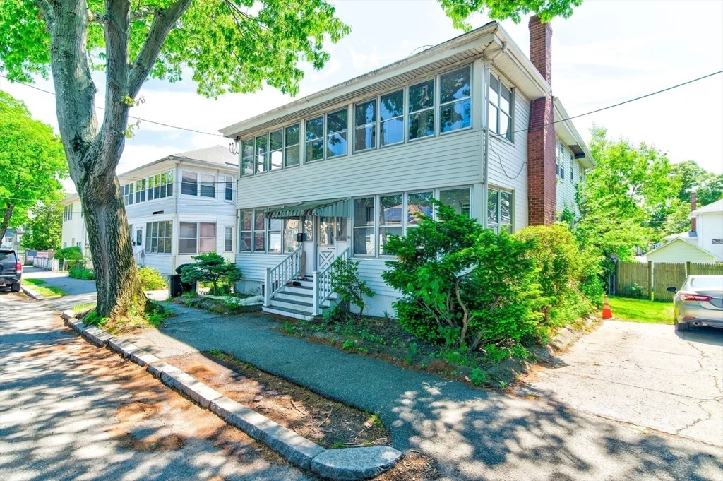 3 bed, 2 bath apartment for rent at 137 Safford St Unit 2, Quincy — photo 1 of 11