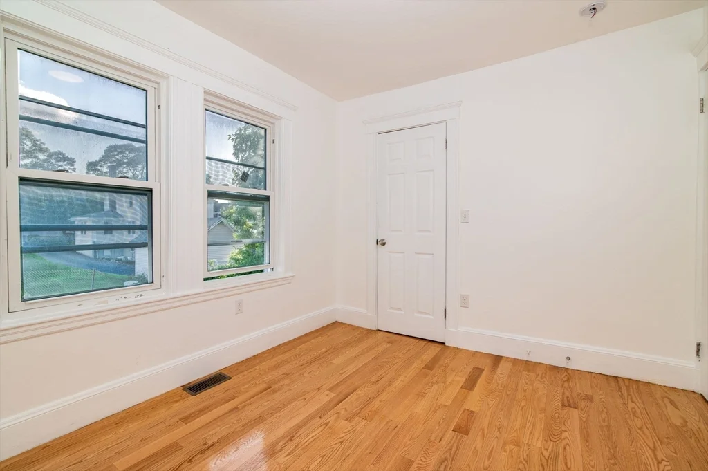 3 bed, 2 bath apartment for rent at 137 Safford St Unit 2, Quincy — photo 9 of 11