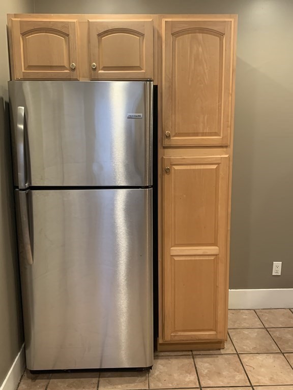 2 bed, 1 bath apartment for rent at 137 Sharon St Unit 1, Medford — photo 2 of 7