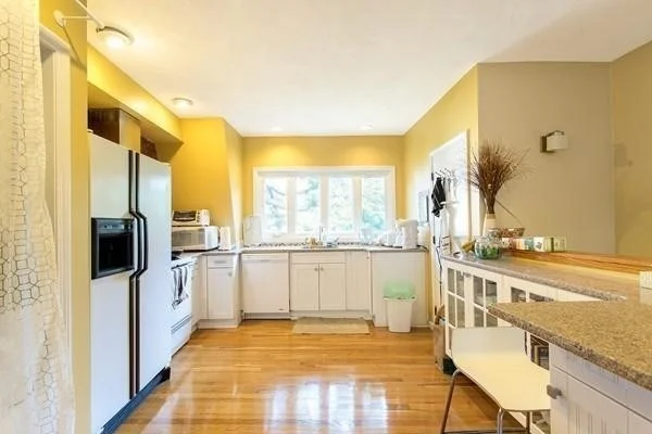2 bed, 1 bath apartment for rent at 137 Sutherland Rd Unit B, Brighton — photo 7 of 20