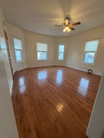 3 bed, 1 bath apartment for rent at 137 Tecumseh Unit 2, Fall River — photo 2 of 11