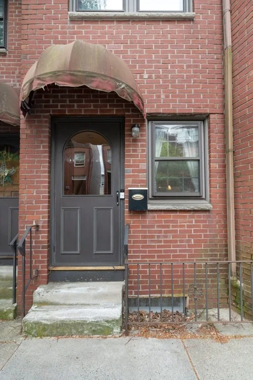 4 bed, 3 bath apartment for rent at 137 W 3rd Unit 1, South Boston — photo 29 of 32