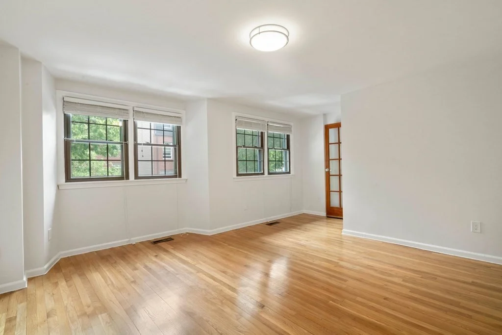 4 bed, 3 bath apartment for rent at 137 W 3rd Unit 1, South Boston — photo 13 of 32
