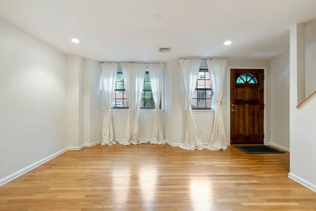 4 bed, 3 bath apartment for rent at 137 W 3rd Unit 1, South Boston — photo 17 of 32