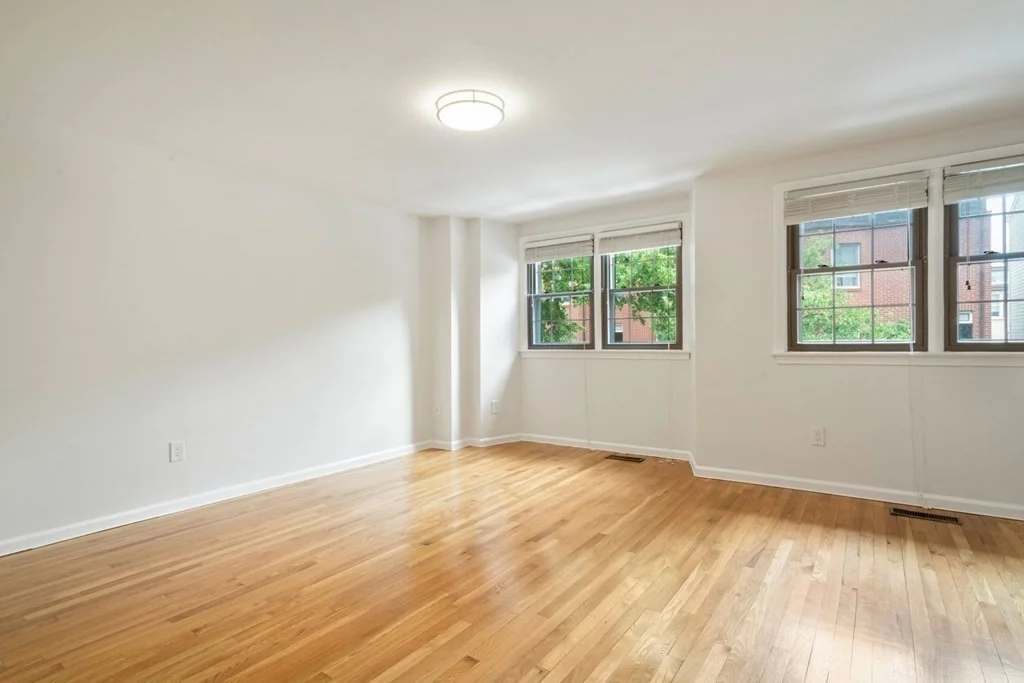 4 bed, 3 bath apartment for rent at 137 W 3rd Unit 1, South Boston — photo 12 of 32