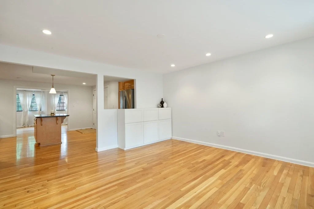 4 bed, 3 bath apartment for rent at 137 W 3rd Unit 1, South Boston — photo 26 of 32