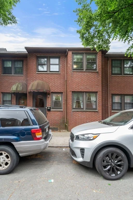4 bed, 3 bath apartment for rent at 137 W 3rd Unit 1, South Boston — photo 32 of 32