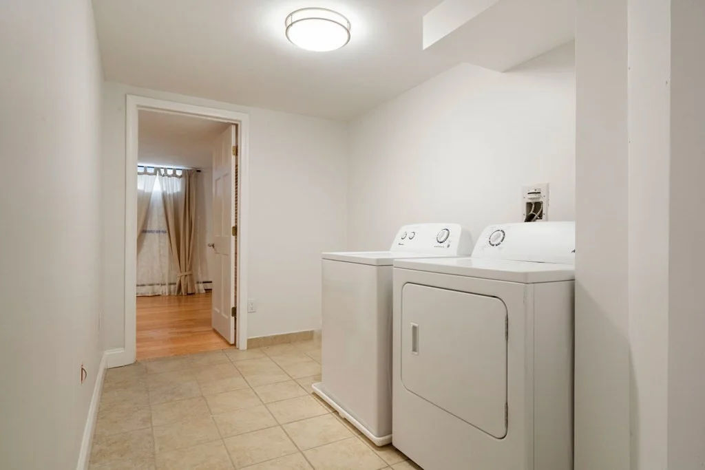 4 bed, 3 bath apartment for rent at 137 W 3rd Unit 1, South Boston — photo 27 of 32
