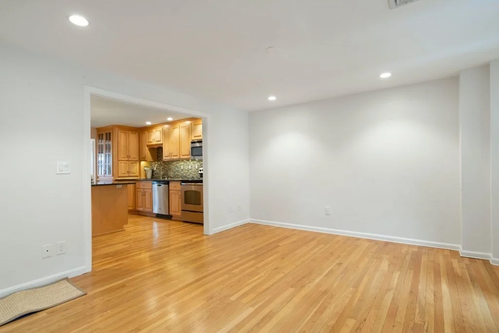 4 bed, 3 bath apartment for rent at 137 W 3rd Unit 1, South Boston — photo 7 of 32