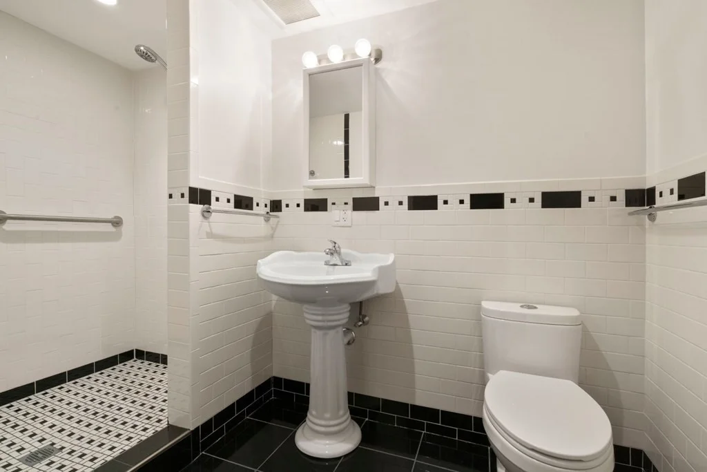 4 bed, 3 bath apartment for rent at 137 W 3rd Unit 1, South Boston — photo 22 of 32