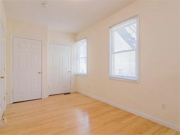 3 bed, 2 bath apartment for rent at 137 W 9th St Unit 1, South Boston — photo 8 of 10