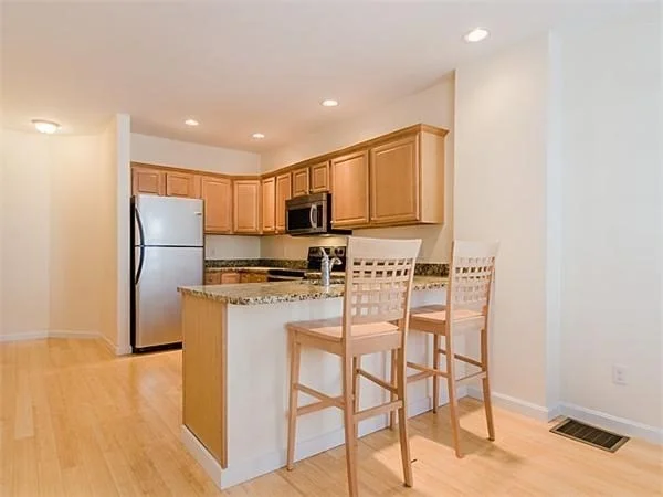3 bed, 2 bath apartment for rent at 137 W 9th St Unit 1, South Boston — photo 3 of 10