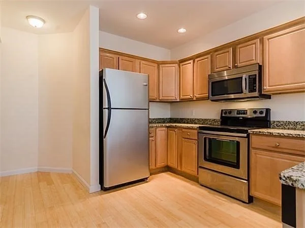 3 bed, 2 bath apartment for rent at 137 W 9th St Unit 1, South Boston — photo 1 of 10