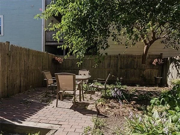 3 bed, 2 bath apartment for rent at 137 W 9th St Unit 1, South Boston — photo 9 of 10