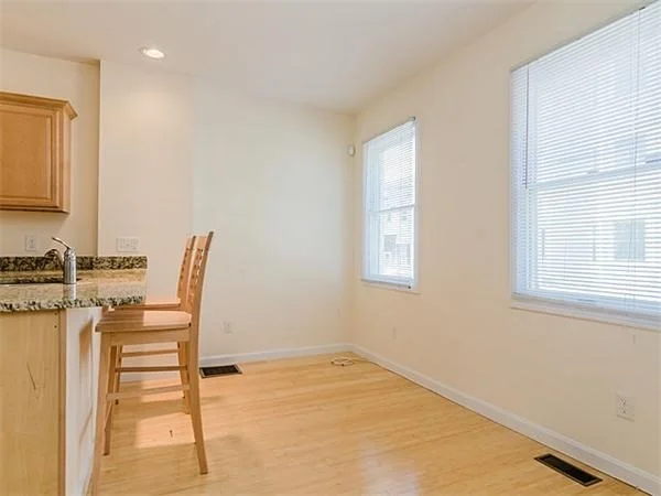 3 bed, 2 bath apartment for rent at 137 W 9th St Unit 1, South Boston — photo 4 of 10