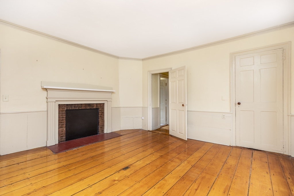 1 bed, 1 bath apartment for rent at 137 Washington Unit 1R, Old Town — photo 8 of 17