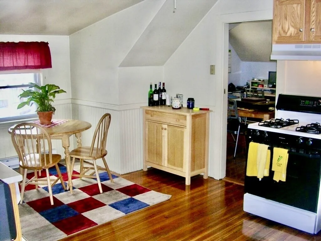 2 bed, 1 bath apartment for rent at 137 Whitwell St Unit 3, Quincy — photo 5 of 6