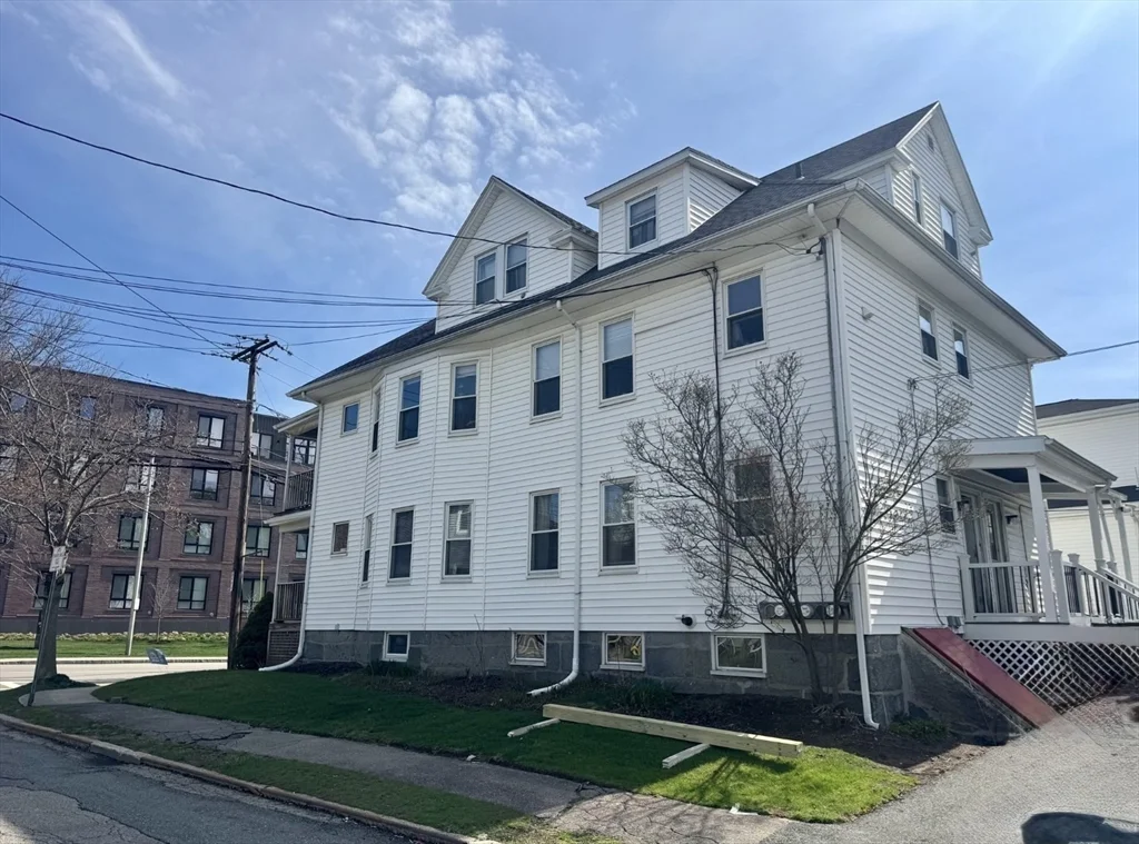 2 bed, 1 bath apartment for rent at 137 Whitwell St Unit 3, Quincy