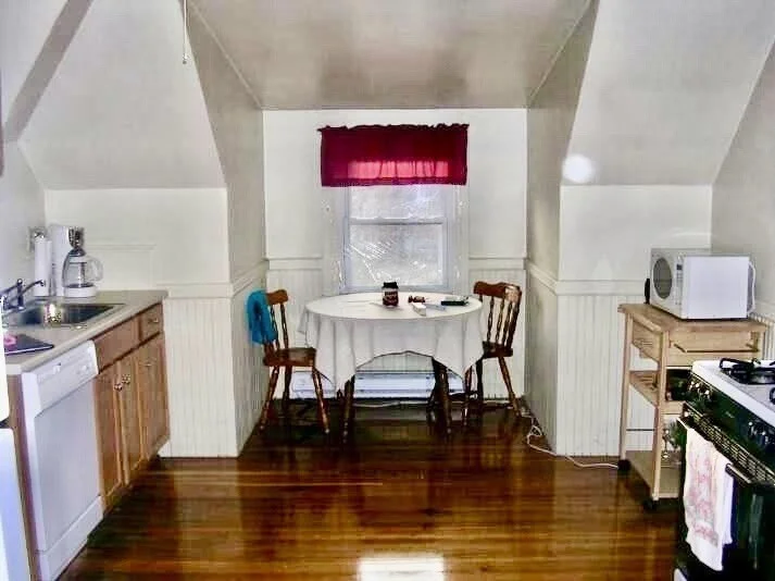 2 bed, 1 bath apartment for rent at 137 Whitwell St Unit 3, Quincy — photo 4 of 6