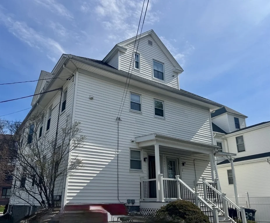 2 bed, 1 bath apartment for rent at 137 Whitwell St Unit 3, Quincy — photo 2 of 6