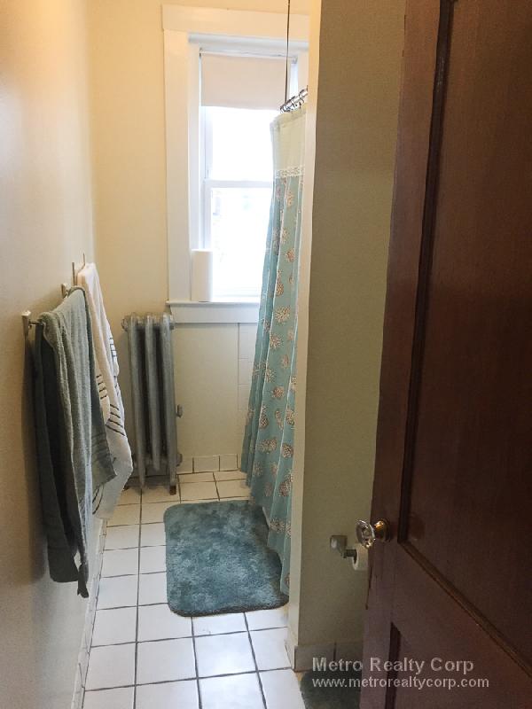 1 bed, 1 bath apartment for rent at 1376 Commonwealth Ave Unit 19, Allston — photo 5 of 9