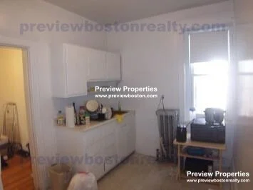 1 bed, 1 bath apartment for rent at 1377 Commonwealth Ave Unit 5P, Allston — photo 5 of 18