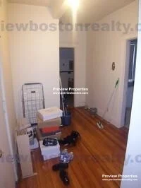 1 bed, 1 bath apartment for rent at 1377 Commonwealth Ave Unit 5P, Allston — photo 3 of 18