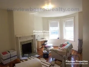 1 bed, 1 bath apartment for rent at 1377 Commonwealth Ave Unit 7P, Allston — photo 9 of 19